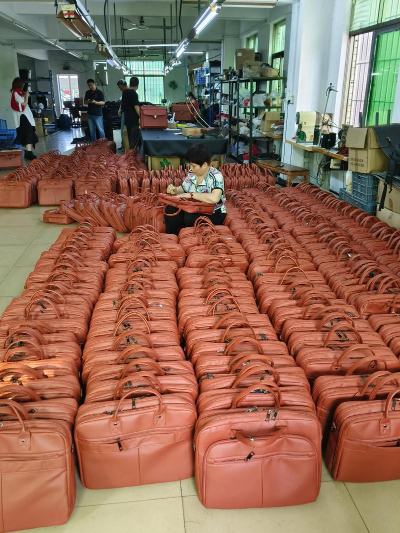 廣東迪先箱包工廠 十年專注研發(fā)生產(chǎn)，品質(zhì)與創(chuàng)新同行